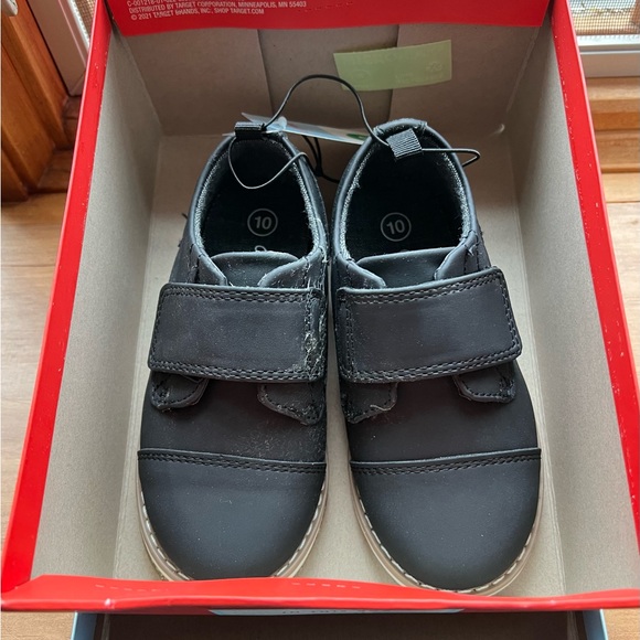 Cat & Jack Black Kids Adonis Sneakers with Velcro, Size 10 - Picture 1 of 4